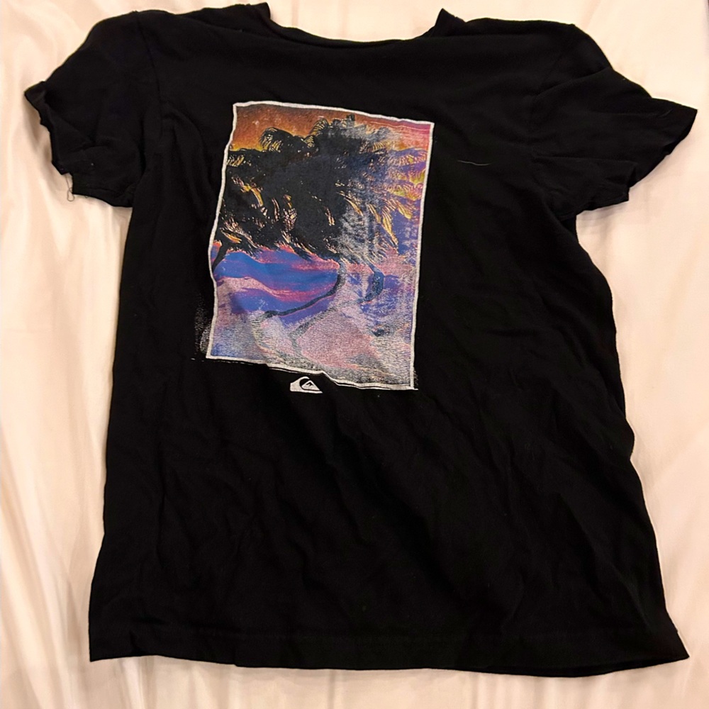 small quicksilver men’s/boys shirt
